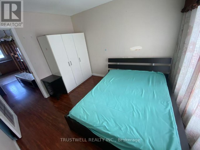 9 WHISTLING HILLS DRIVE, Toronto (Milliken), Ontario, M1V2B6