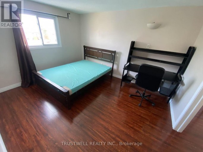 9 WHISTLING HILLS DRIVE, Toronto (Milliken), Ontario, M1V2B6