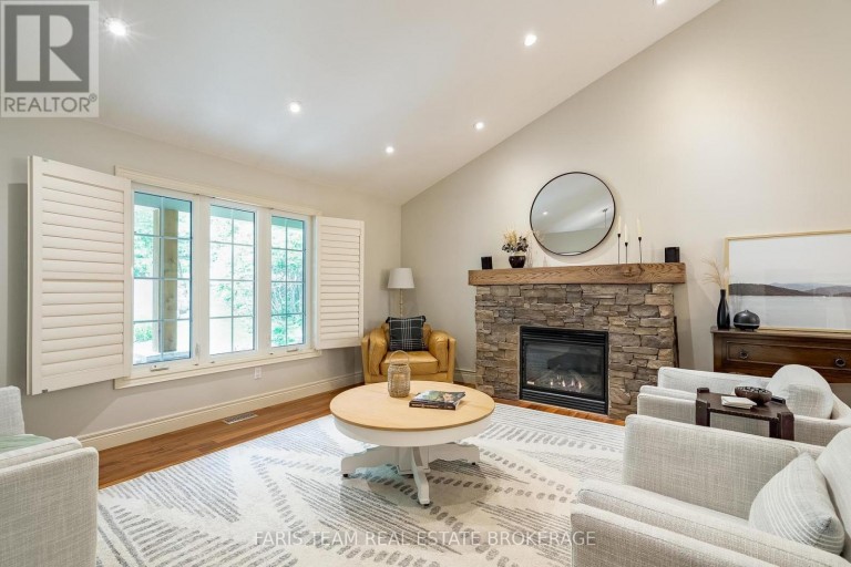 11 SNOWSHOE TRAIL, Oro-Medonte (Moonstone), Ontario, L0K1N0