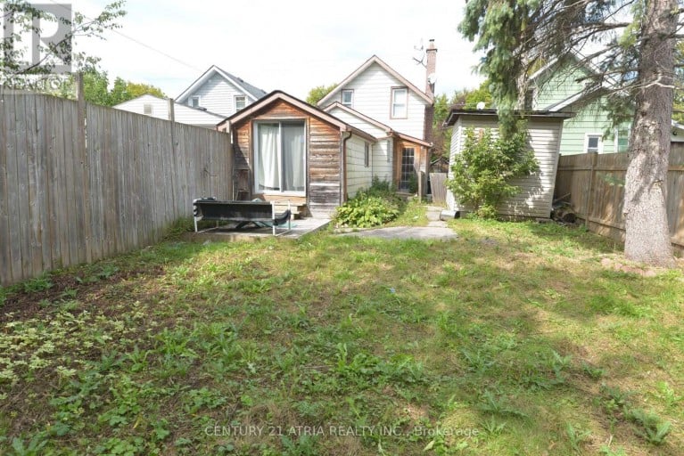 713 CHAMBERLAIN STREET, Peterborough (Otonabee Ward 1), Ontario, K9J4M2
