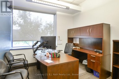 40 PETER STREET S Orillia Ontario photo 11