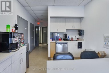 40 PETER STREET S Orillia Ontario photo 16
