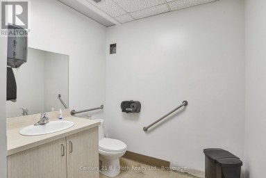 40 PETER STREET S Orillia Ontario photo 18
