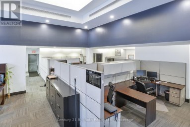 40 PETER STREET S Orillia Ontario photo 21