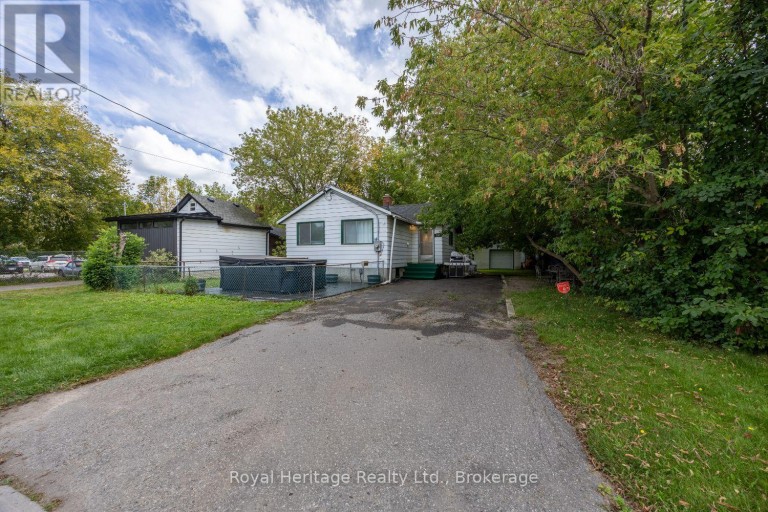 207 VALENCIA ROAD, Oshawa (Lakeview), Ontario, L1J1P2