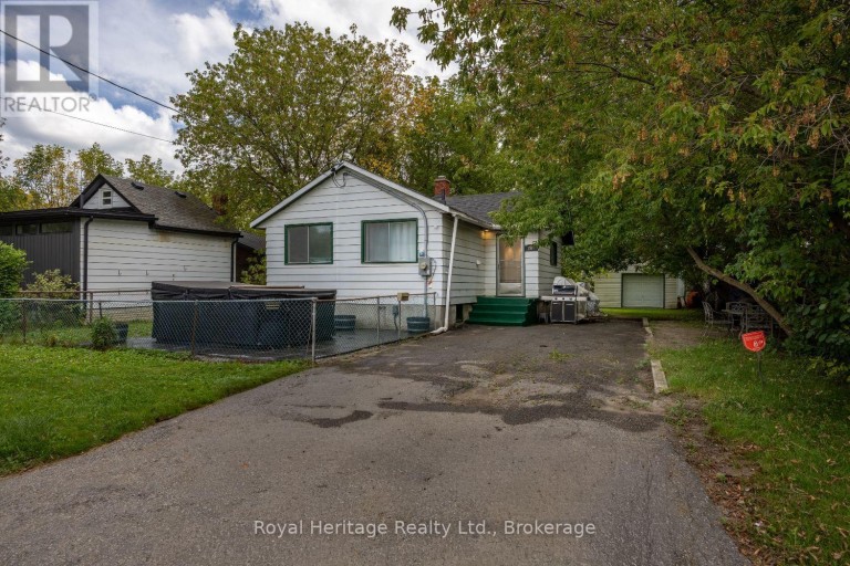 207 VALENCIA ROAD, Oshawa (Lakeview), Ontario, L1J1P2