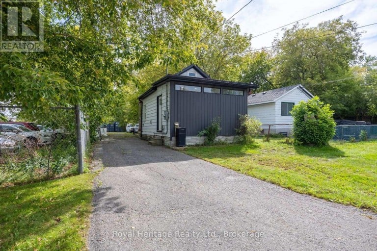 203 VALENCIA ROAD, Oshawa (Lakeview), Ontario, L1J1P2