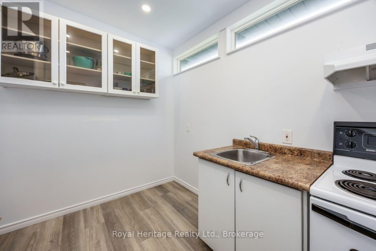 203 VALENCIA ROAD, Oshawa (Lakeview), Ontario, L1J1P2