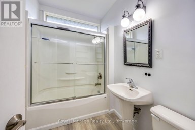 203 VALENCIA ROAD Oshawa (Lakeview) Ontario photo 9