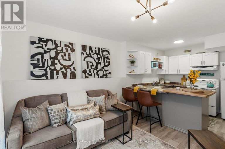42 GLANVILLE CRESCENT, Clarington (Bowmanville), Ontario, L1C4L7