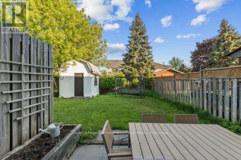 42 GLANVILLE CRESCENT, Clarington (Bowmanville), Ontario, L1C4L7