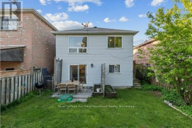 42 GLANVILLE CRESCENT, Clarington (Bowmanville), Ontario, L1C4L7
