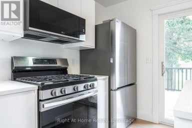 310 BRIARHILL DRIVE Stratford Ontario photo 13