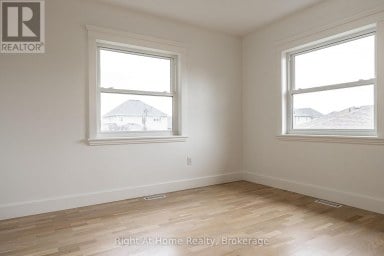 310 BRIARHILL DRIVE Stratford Ontario photo 15
