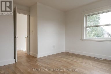 310 BRIARHILL DRIVE Stratford Ontario photo 16