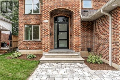 310 BRIARHILL DRIVE Stratford Ontario photo 2