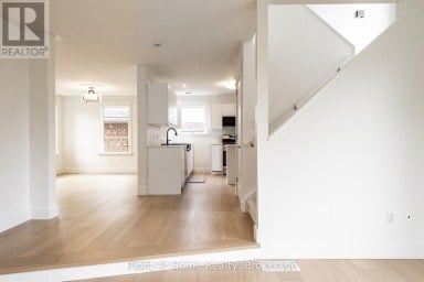 310 BRIARHILL DRIVE Stratford Ontario photo 8