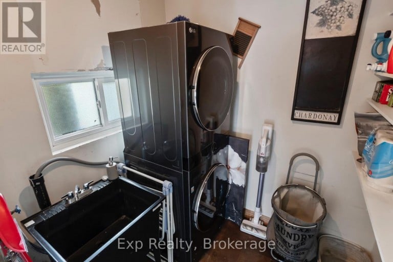 79 COLLEGE STREET E, Belleville (Belleville Ward), Ontario, K8P2E8