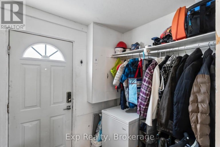 79 COLLEGE STREET E, Belleville (Belleville Ward), Ontario, K8P2E8
