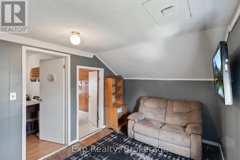79 COLLEGE STREET E, Belleville (Belleville Ward), Ontario, K8P2E8