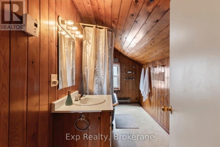 79 COLLEGE STREET E, Belleville (Belleville Ward), Ontario, K8P2E8