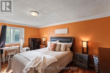 79 COLLEGE STREET E Belleville (Belleville Ward) Ontario photo 25