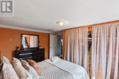 79 COLLEGE STREET E Belleville (Belleville Ward) Ontario photo 26