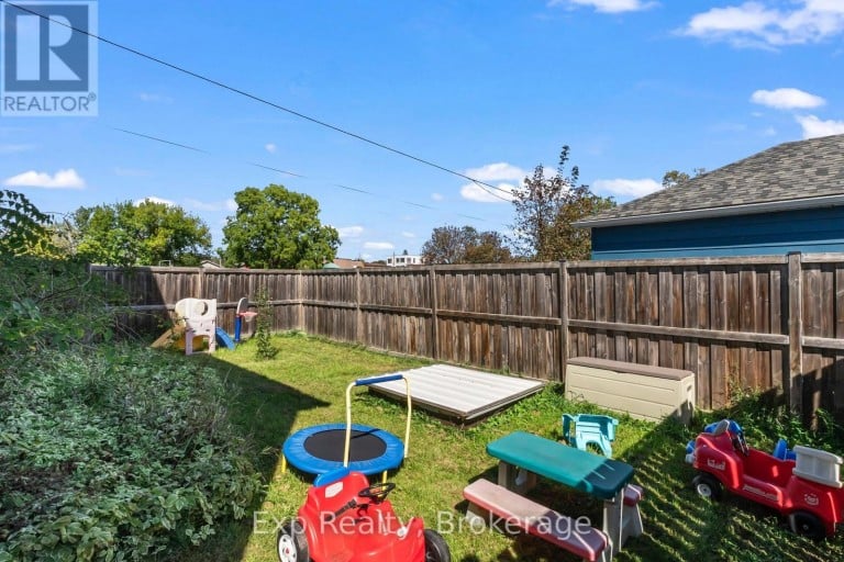 79 COLLEGE STREET E, Belleville (Belleville Ward), Ontario, K8P2E8