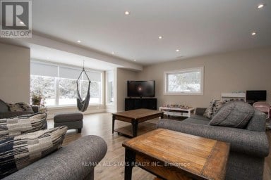829 Peace Road, Kawartha Lakes (emily) Ontario