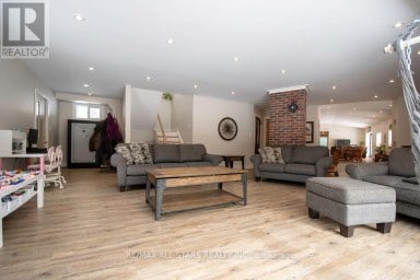 829 Peace Road, Kawartha Lakes (emily) Ontario