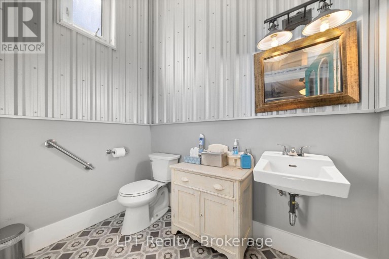 1768 COUNTY RD 17 ROAD, Prince Edward County (South Marysburg Ward), Ontario, K0K2P0