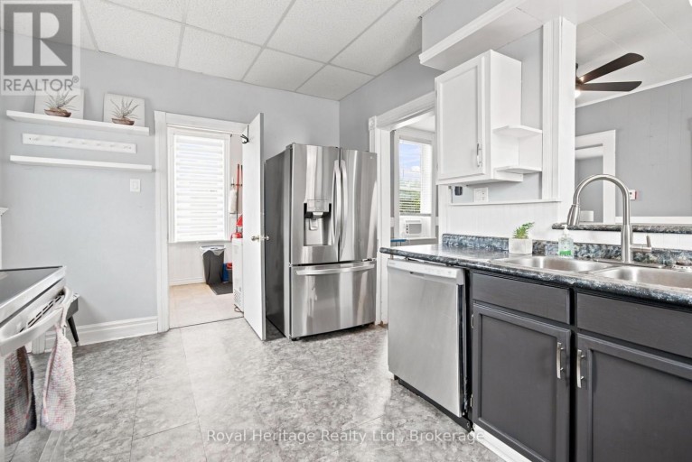61 LINDSAY STREET N, Kawartha Lakes (Lindsay), Ontario, K9V1T6