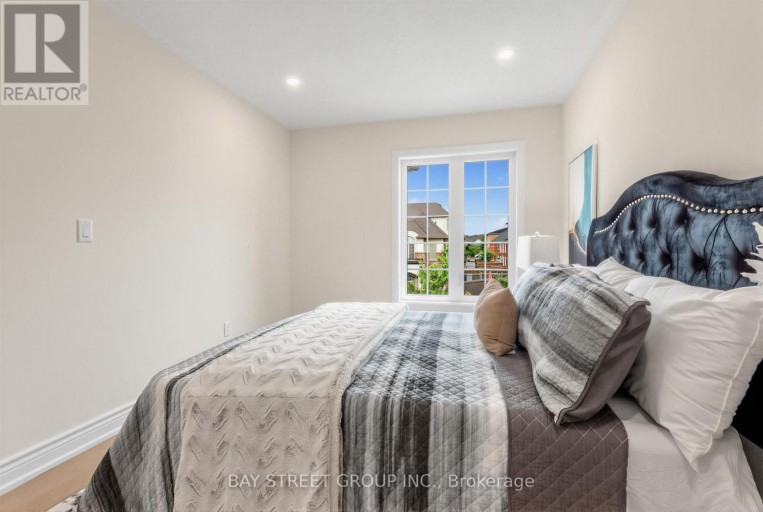 80 LIVING CRESCENT, Markham (Victoria Square), Ontario, L6C0T4