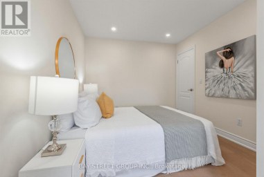 80 LIVING CRESCENT Markham (Victoria Square) Ontario photo 36