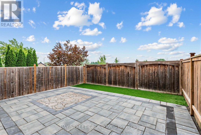 80 LIVING CRESCENT, Markham (Victoria Square), Ontario, L6C0T4