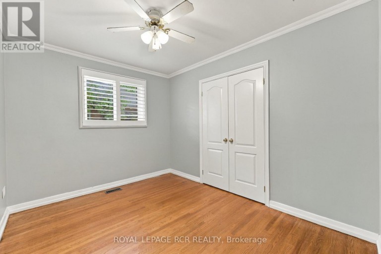 70 TECUMSEH DRIVE, Aurora (Aurora Heights), Ontario, L4G2X4
