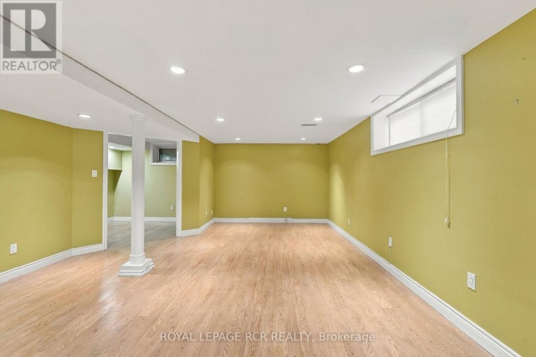 70 TECUMSEH DRIVE, Aurora (Aurora Heights), Ontario, L4G2X4