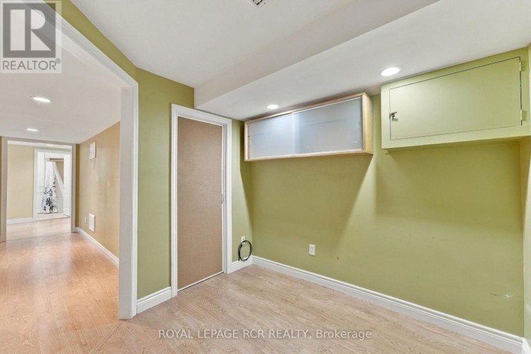 70 TECUMSEH DRIVE, Aurora (Aurora Heights), Ontario, L4G2X4