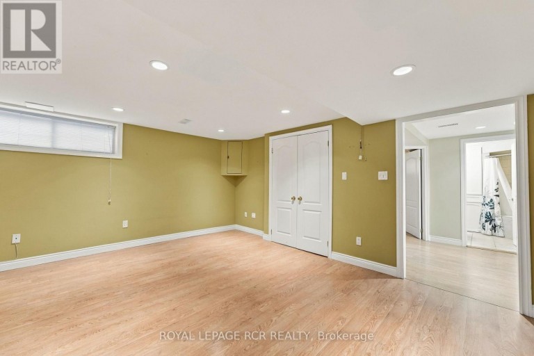70 TECUMSEH DRIVE, Aurora (Aurora Heights), Ontario, L4G2X4