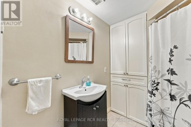 70 TECUMSEH DRIVE Aurora (Aurora Heights) Ontario photo 31