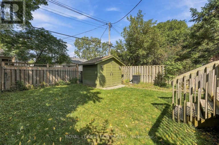 70 TECUMSEH DRIVE, Aurora (Aurora Heights), Ontario, L4G2X4