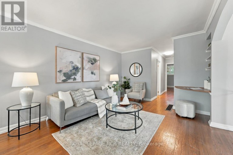 70 TECUMSEH DRIVE, Aurora (Aurora Heights), Ontario, L4G2X4