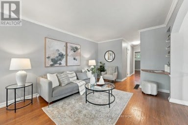 70 TECUMSEH DRIVE Aurora (Aurora Heights) Ontario photo 5