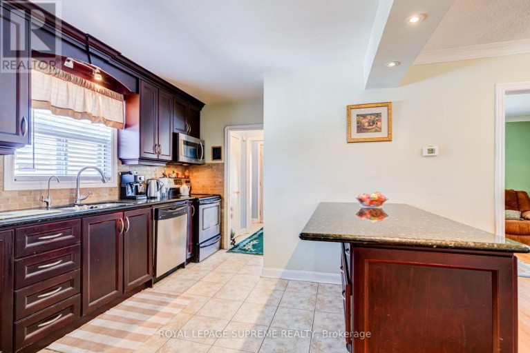 136 WINSTON PARK BOULEVARD, Toronto (Downsview-Roding-CFB), Ontario, M3K1C5