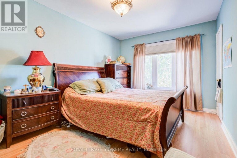 136 WINSTON PARK BOULEVARD, Toronto (Downsview-Roding-CFB), Ontario, M3K1C5