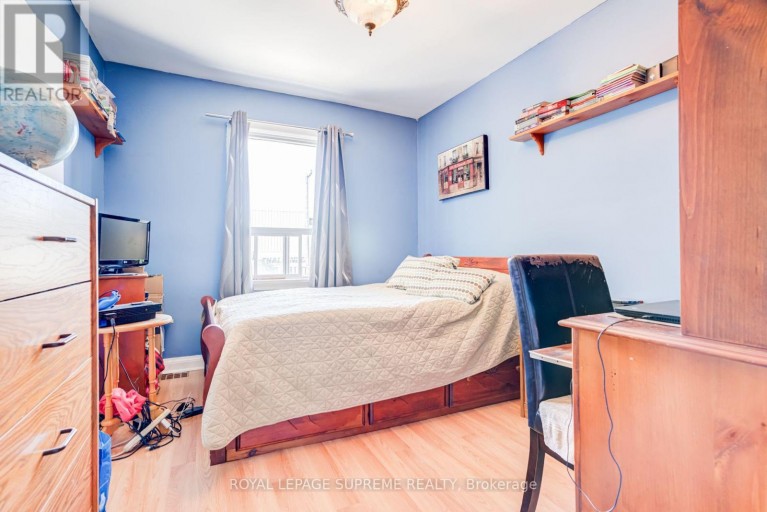 136 WINSTON PARK BOULEVARD, Toronto (Downsview-Roding-CFB), Ontario, M3K1C5