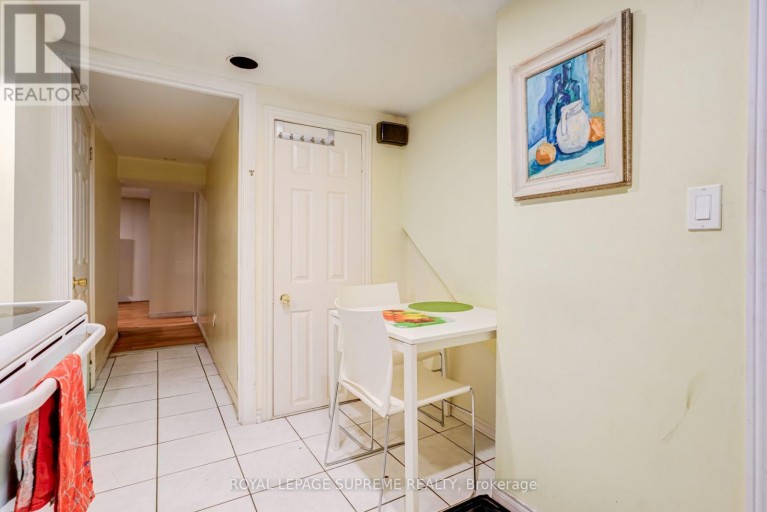 136 WINSTON PARK BOULEVARD, Toronto (Downsview-Roding-CFB), Ontario, M3K1C5