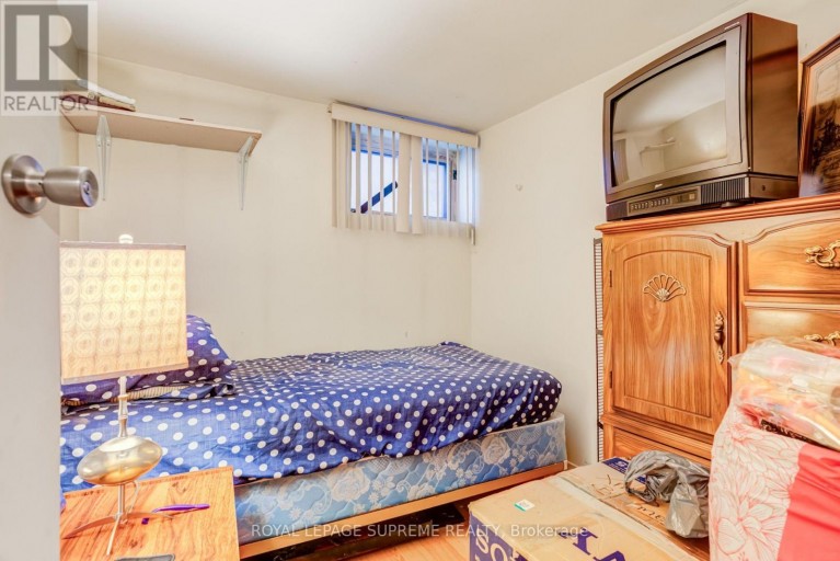 136 WINSTON PARK BOULEVARD, Toronto (Downsview-Roding-CFB), Ontario, M3K1C5