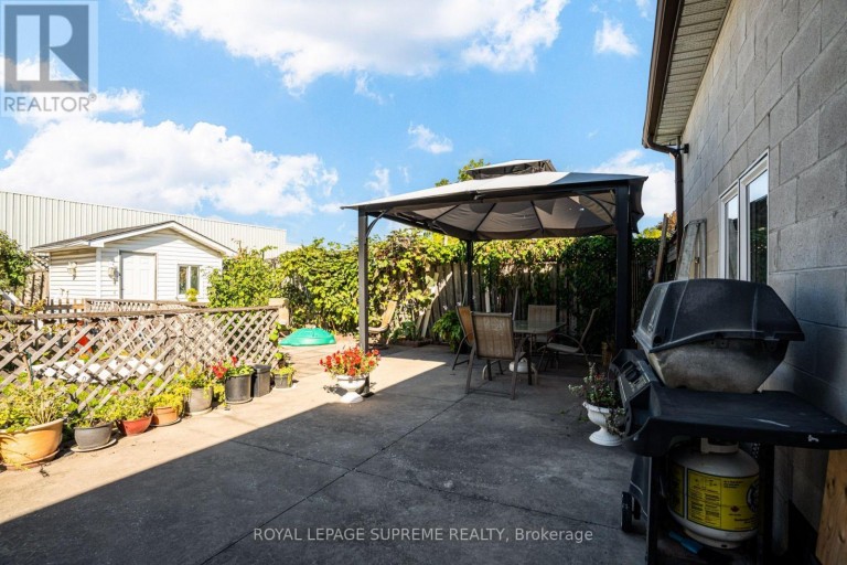 136 WINSTON PARK BOULEVARD, Toronto (Downsview-Roding-CFB), Ontario, M3K1C5