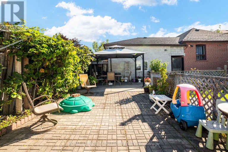 136 WINSTON PARK BOULEVARD, Toronto (Downsview-Roding-CFB), Ontario, M3K1C5